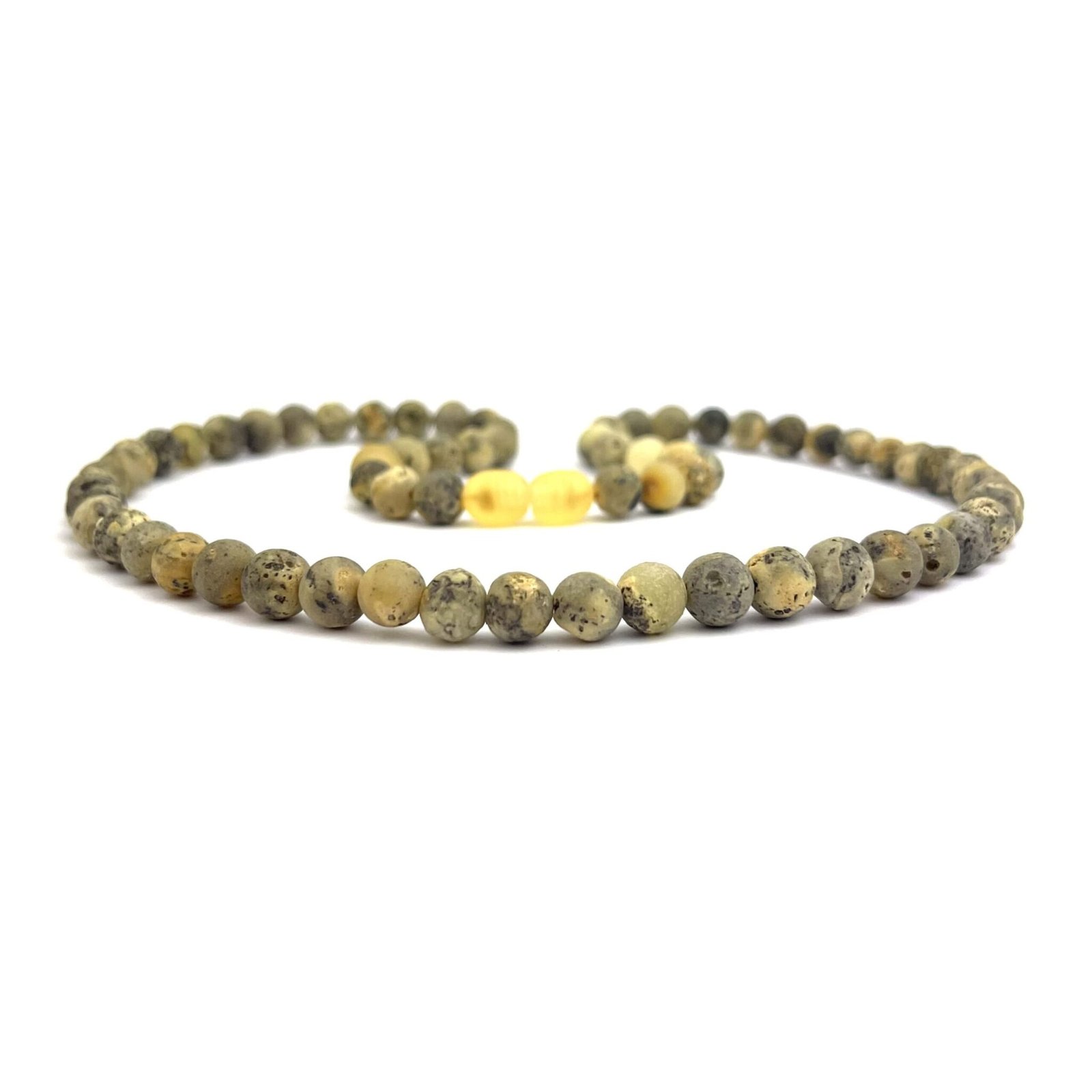 Idealiai Apvalių Gintarinių Karoliukų Vėrinys, Žalia